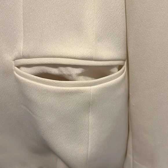 Express - White Satin Effect Tuxedo Blazer - Size 10 - Picture 10 of 11
